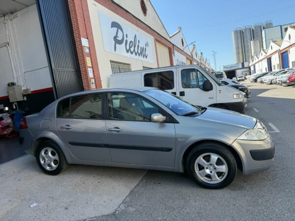 RENAULT MEGANE 1.5, 100 CV - Imagen 2