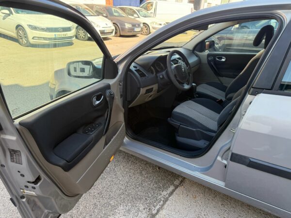 RENAULT MEGANE 1.5, 100 CV - Imagen 7
