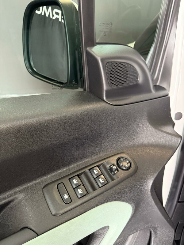 CITROEN BERLINGO SHINE M 1.5 BLUEHDI 130 CV - Imagen 25