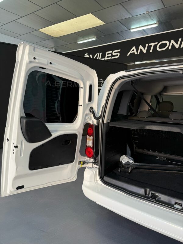 PEUGEOT PARTNER TEPEE ACCESS 1, 1.6 BLUEHDI, 100 CV - Imagen 15