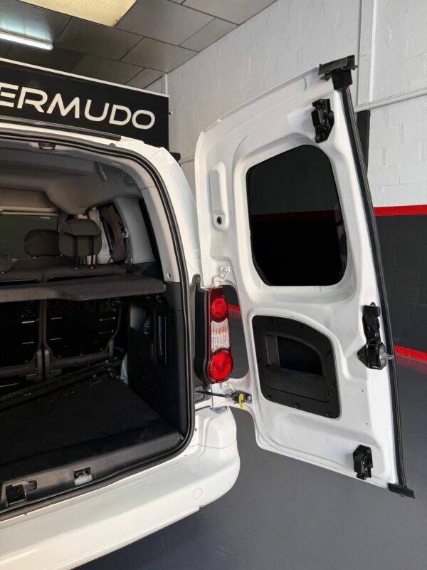 PEUGEOT PARTNER TEPEE ACCESS 1, 1.6 BLUEHDI, 100 CV - Imagen 8