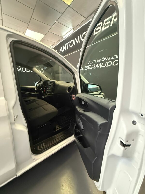 MERCEDES-BENZ VITO 111 CDI LARGA, 114 CV. - Imagen 15