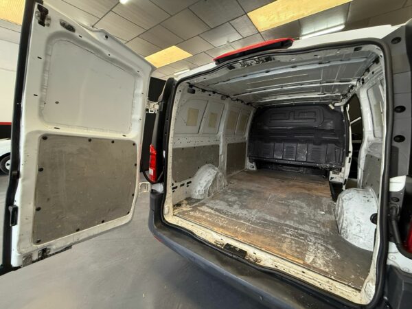 MERCEDES-BENZ VITO 111 CDI LARGA, 114 CV. - Imagen 9