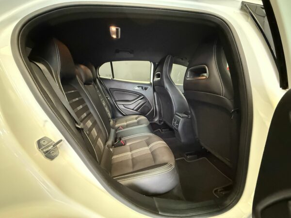 MERCEDES GLA  180 1.6, 122 CV - Imagen 12