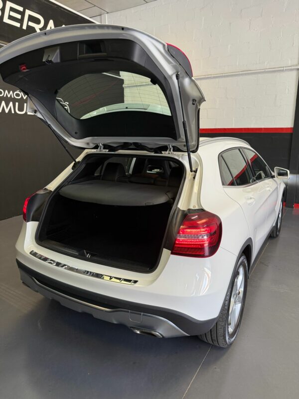 MERCEDES GLA  180 1.6, 122 CV - Imagen 9