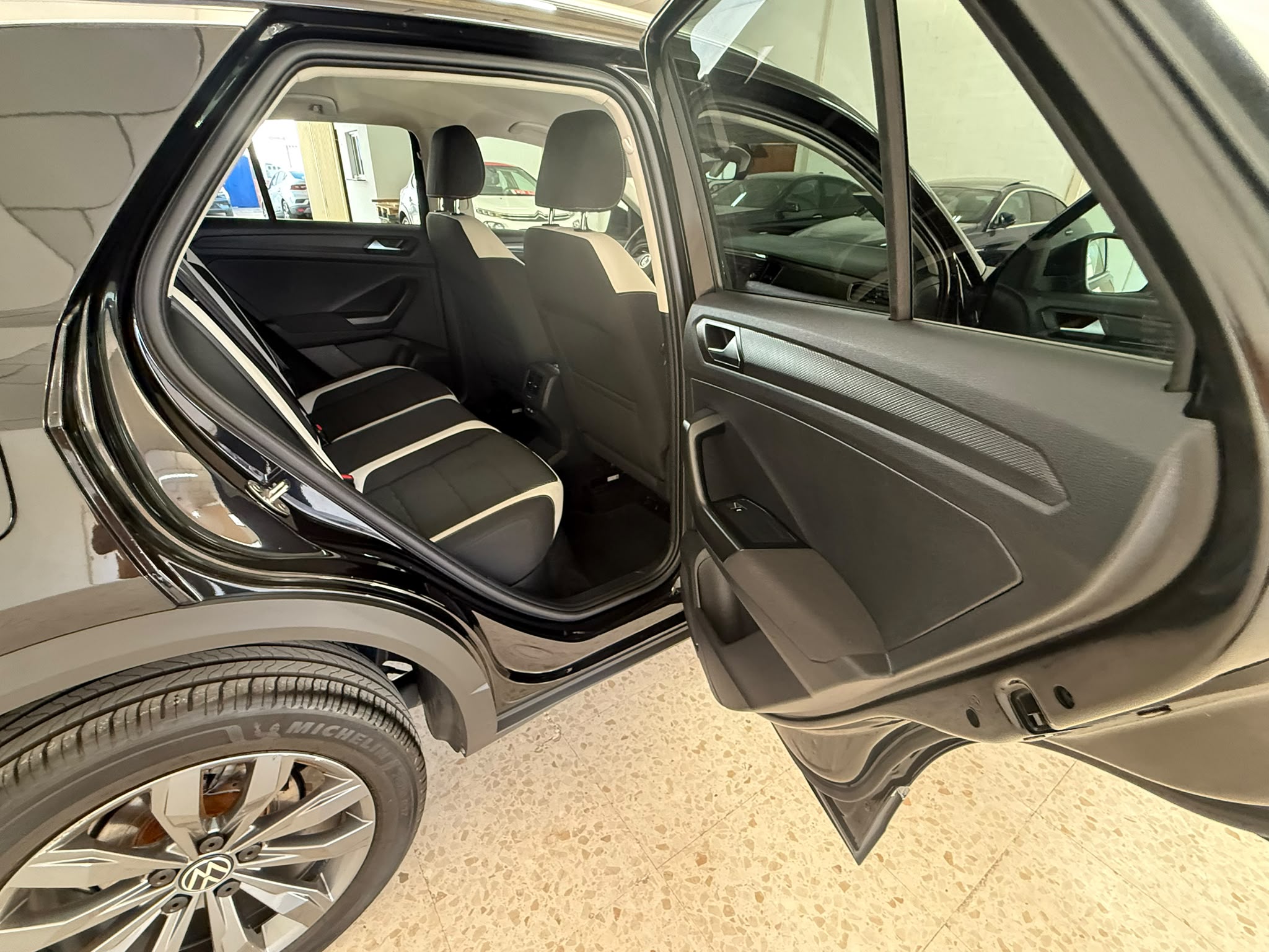 VOLKSWAGEN T- ROC 1.5 TSI EVO 150 CV DSG7 - Imagen 17
